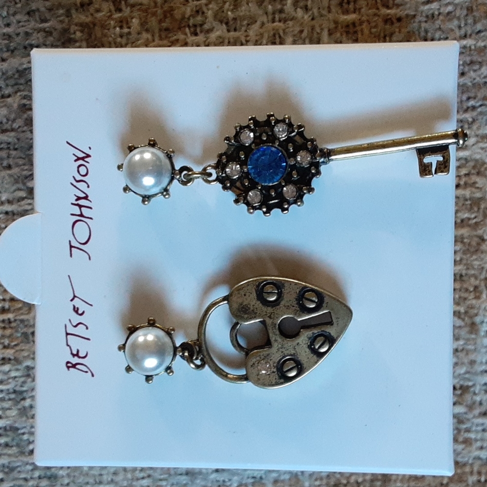 Betsey Johnson Locket and Key earrings